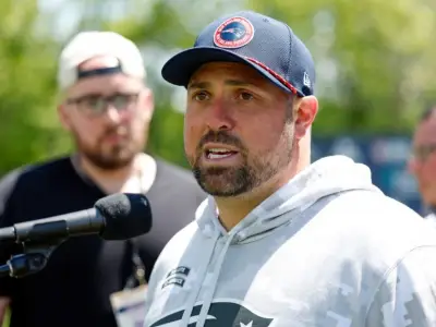 With DC Terrell Williams out, who will be calling defensive plays for Patriots vs. Dolphins?