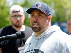 With DC Terrell Williams out, who will be calling defensive plays for Patriots vs. Dolphins?