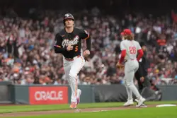 SF Giants’ walk-off Phillies on Bailey’s inside-the-park homer