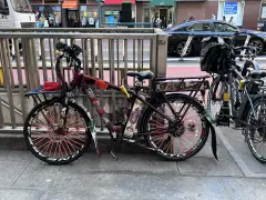 Extra Extra: How NYC deliveristas are customizing their e-bikes